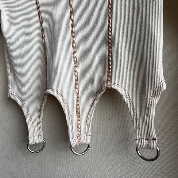 MILK long sleeve cropped top. - Picture 3 of 7